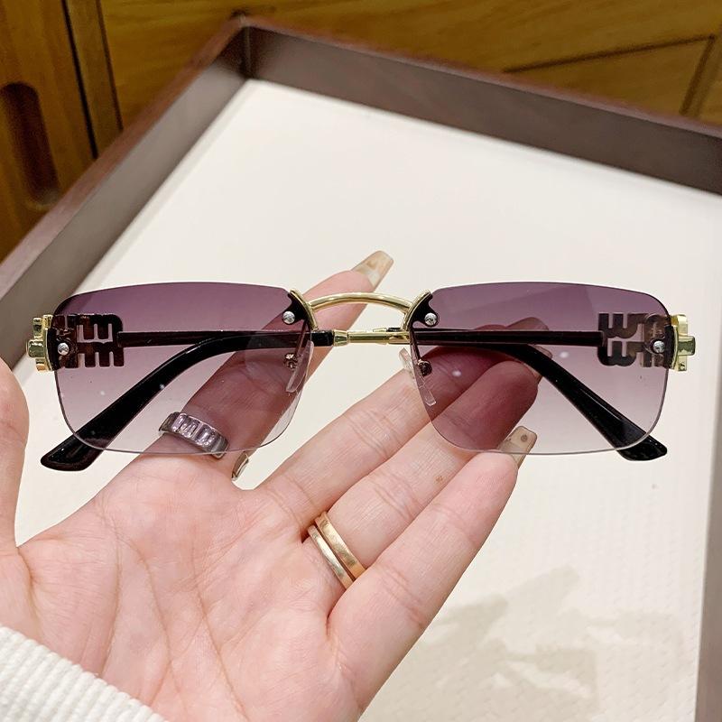 European and American fashion frameless sunshades gradually change color trend square small frame women's sunglasses UV protection sunglasses