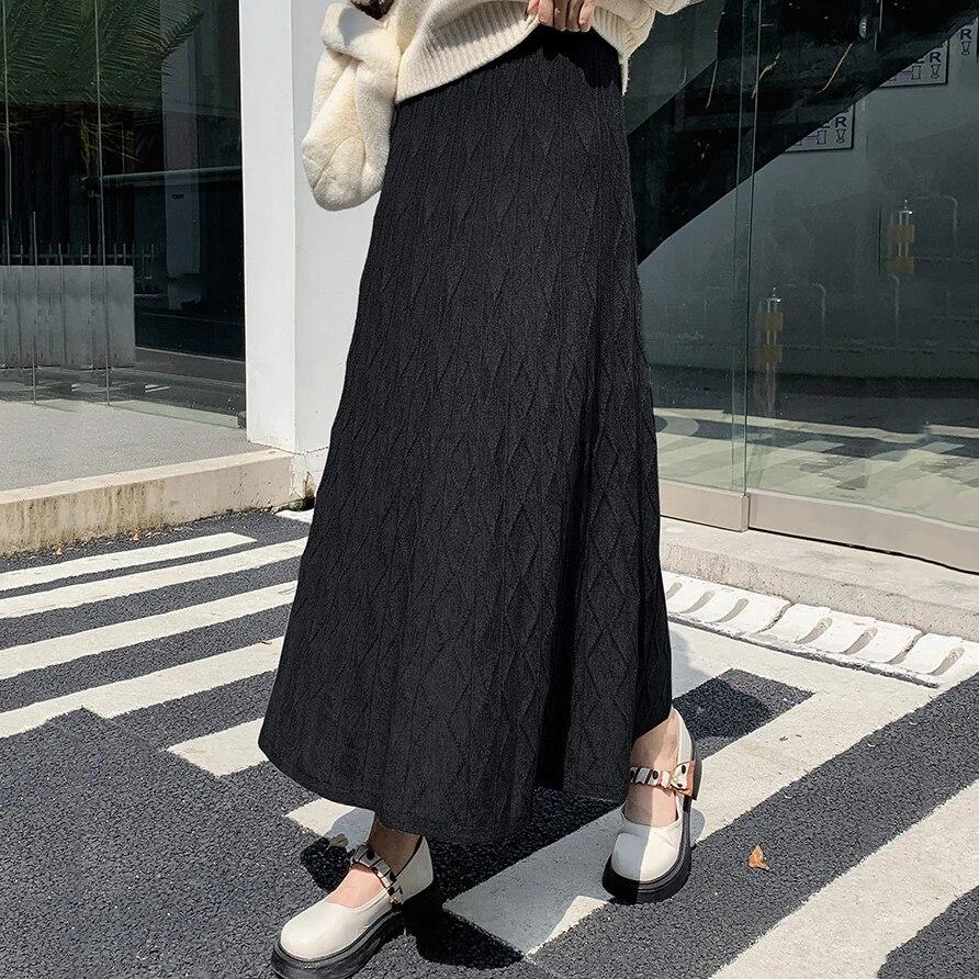 

Женская однотонная трикотажная длинная юбка Элегантная универсальная юбка-трапеция с ромбовидным узором One Size чёрный