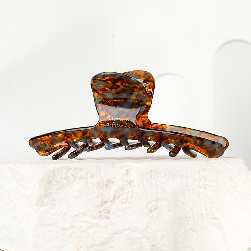 

Безліч темно-коричневих ацетатних затискачів-акул - Жіночий аксесуар для волосся Осінь/Зима