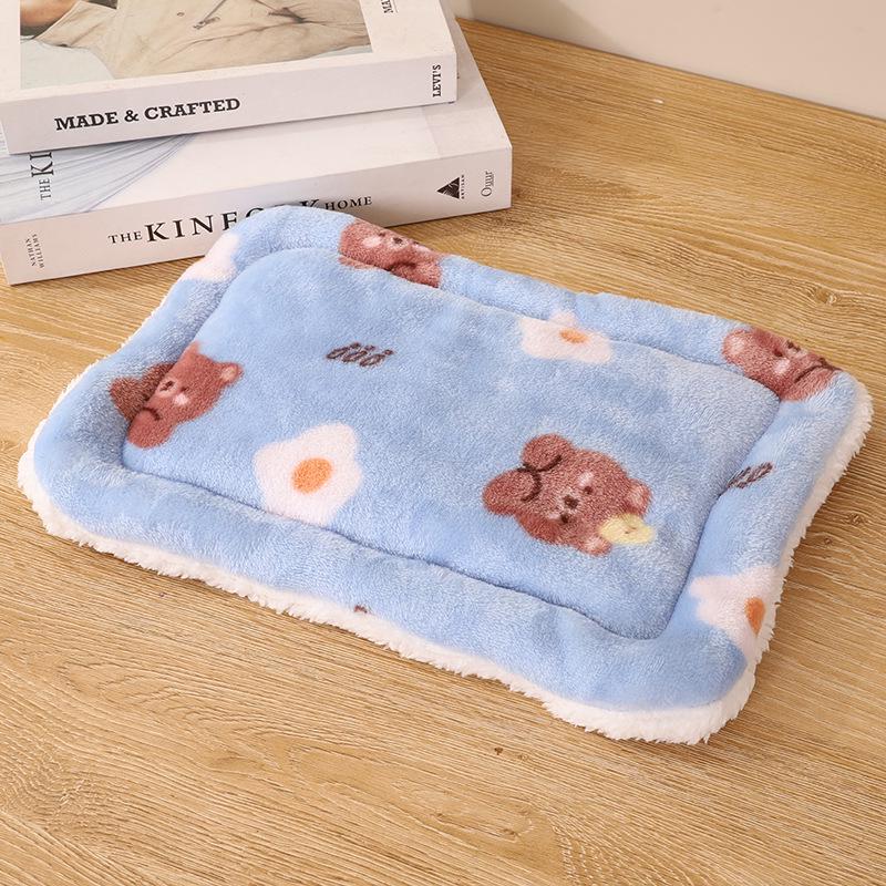 Thick Flannel Pet Mat for Rabbits, Cats & Dogs - Autumn/Winter