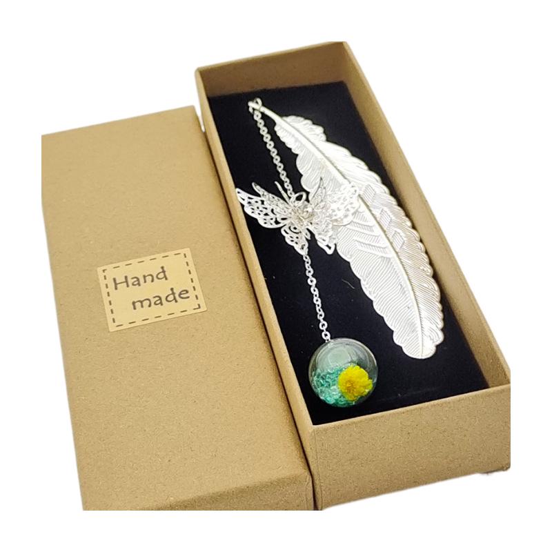 Popular Chinese Metal Feather Bookmark with Dried Flower and Butterfly Design - Perfect Teacher's Day Gift