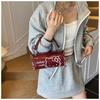 Borsa a Spalla Singola Cilindrica con Decorazione in Pizzo a Rete Ricamato Hello Kitty per Donna