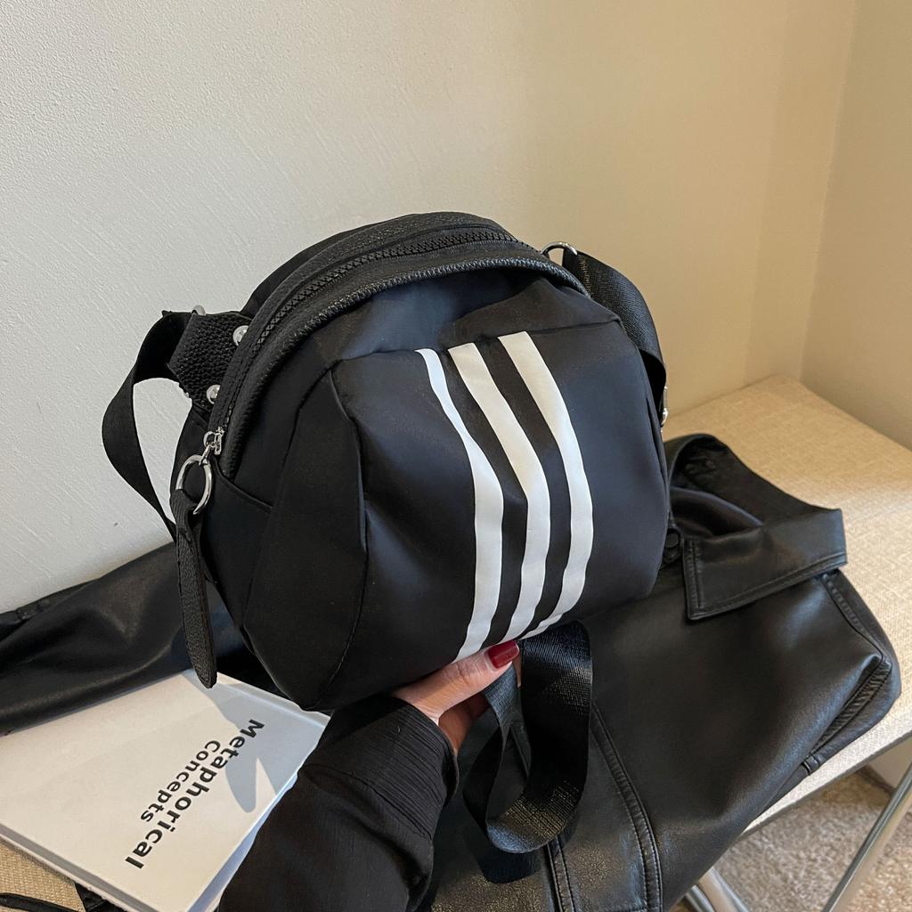 Spring casual nylon cloth bag, women's new niche shell bag, light and versatile large-capacity messenger bag, free shipping