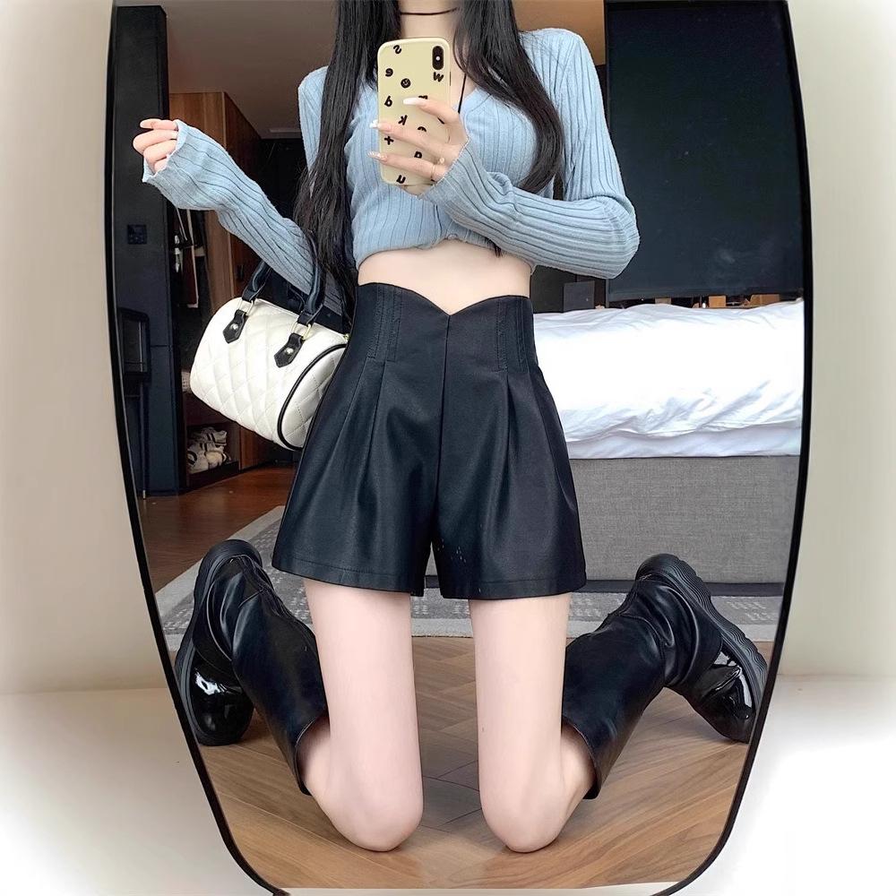 Women's Fall Winter Outer Wear High Waisted Slimming A-Line Wide Leg PU Leather Shorts Black Pants Mini Shorts Versatile Slim Fit Hot Pants