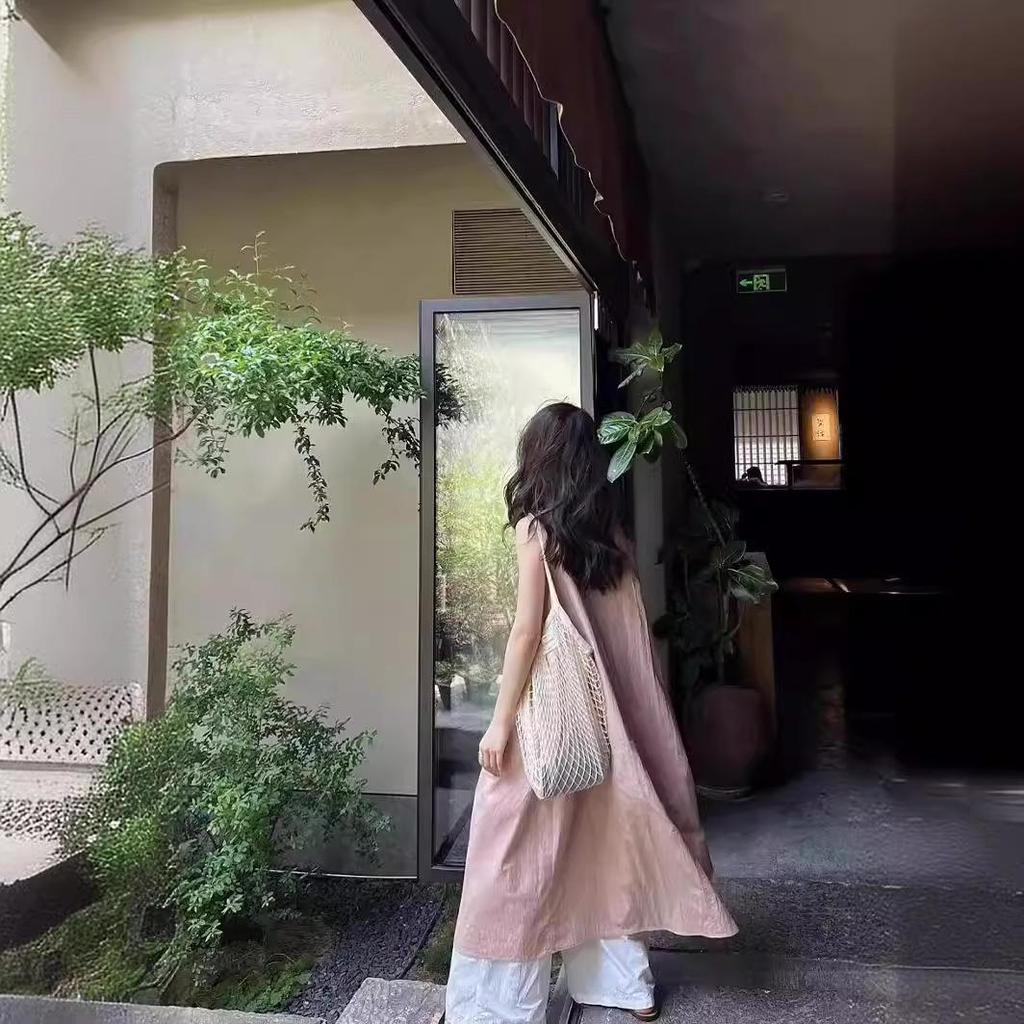 Sukienka damska bez rękawów o luźnej sylwetce na rok 2024