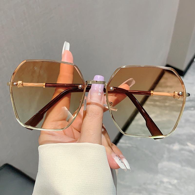 

Fashion Vintage Luxury Brand Designer Rivet Polygon Sunglasses Women For Female Sun Glasses Punk Popular Outdoor Metal Shades Uv