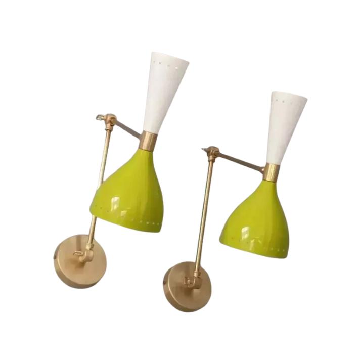 Pár italských nástěnných svícnů Stilnovo z mosazi z poloviny století 50. let
