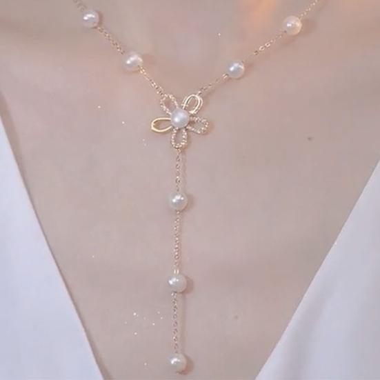 Women Necklace Sparkling Rhinestone Flower Dainty Elegant Beaded Lustrous Faux Pearl Clavicle Necklace Fashion Jewelry