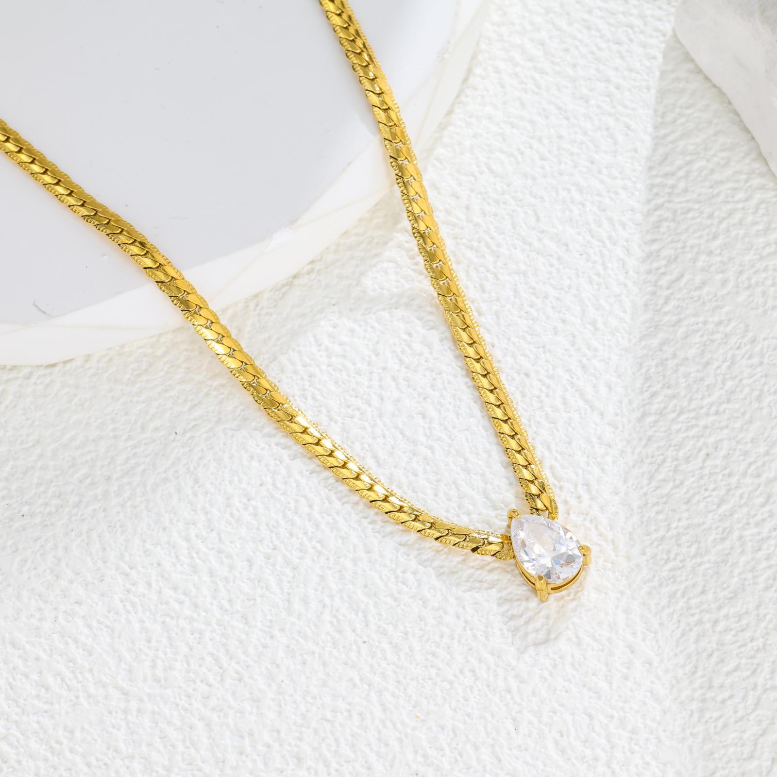 Water Drop Zircon Snake Bone Heavy Industry Light Luxury Atmosphere Titanium Steel Necklace Niche Retro Summer Does Not Fade