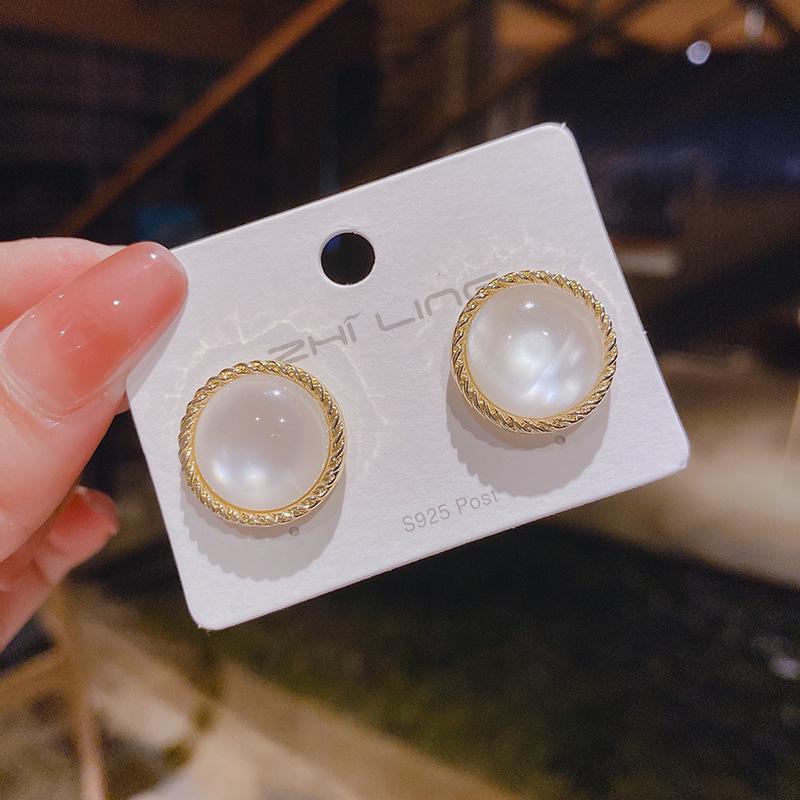 Korean Style Elegant Cat's Eye Stone Stud Earrings In 925 Sterling Silver