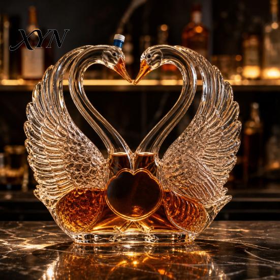 Bar Cabinet Display Piece Goose Shaped Whiskey Decanter, 3D Animal Glass Bottle with Stopper, Transparent Amber Novelty Wine Dispenser for Home