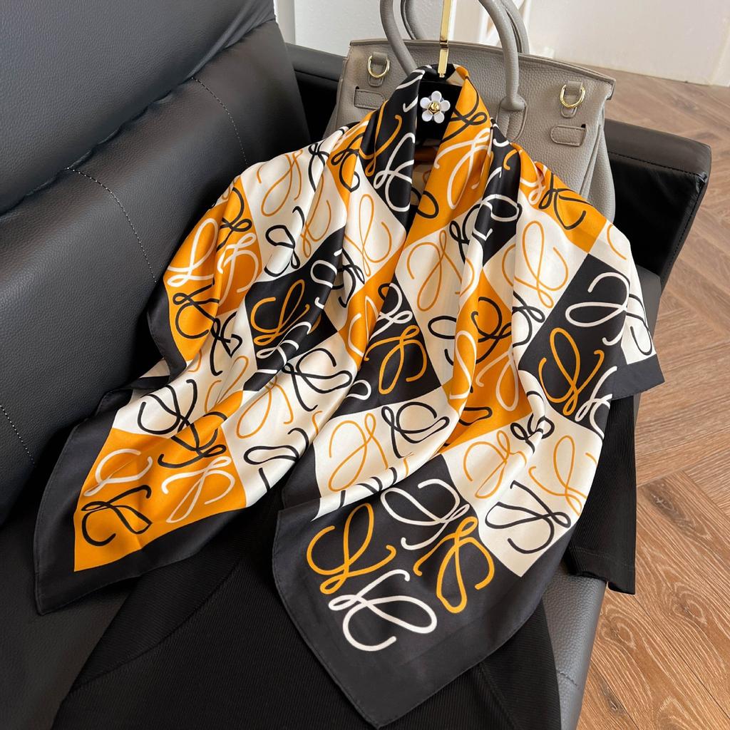 Large square scarf silk scarf women's new versatile spring and autumn winter high-end mother scarf shawl with shirt