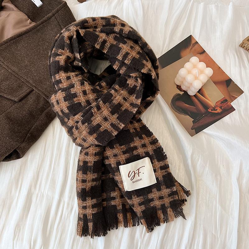 New tic-tac-toe plaid scarf women's winter high-end feeling warm and versatile winter scarf shawl dual-purpose
