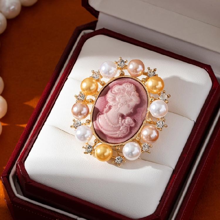 Sophisticated Vintage Cameo Brooch Beauty's Head Pearls Accented Alloy Corsage Pin Jewelry for Dress Clothing