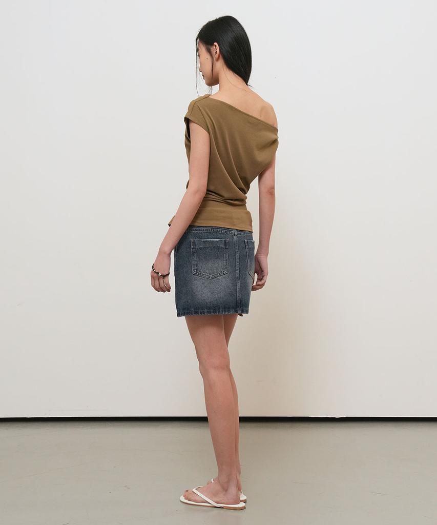 GENERALIDEA Asymmetrical Drape Strap T-Shirt [Brown] / Gf2Lts531