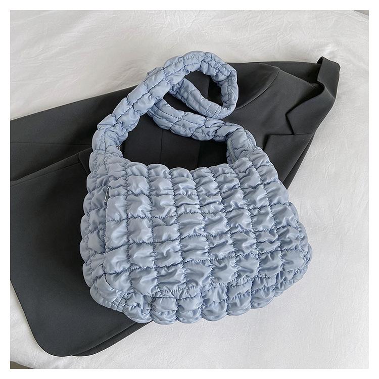 Korean versi Instagram girl pleated cloud bag 2026 new lightweight and versatile bubble large capacity commuting crossbody bag
