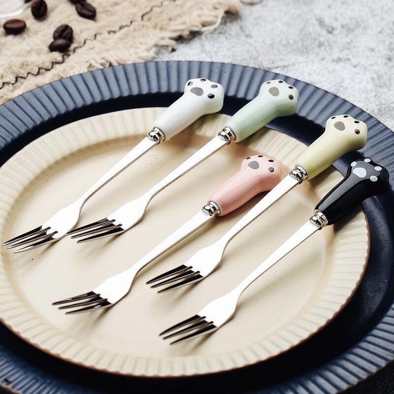 Cute Cat Paw Wooden Fruit Forks (2-Pack)