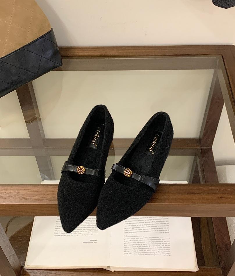 2025 höst nya spetsiga med rosett inre höjd pendling temperament dam enkel skor