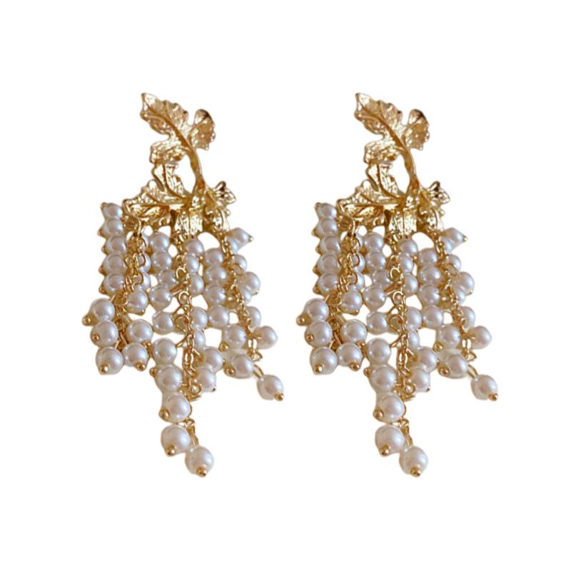 European and American Maple Leaf Tassel Earrings with Faux Pearl and Metallic Silver Needle - Elegant, High-End Jewelry for Women