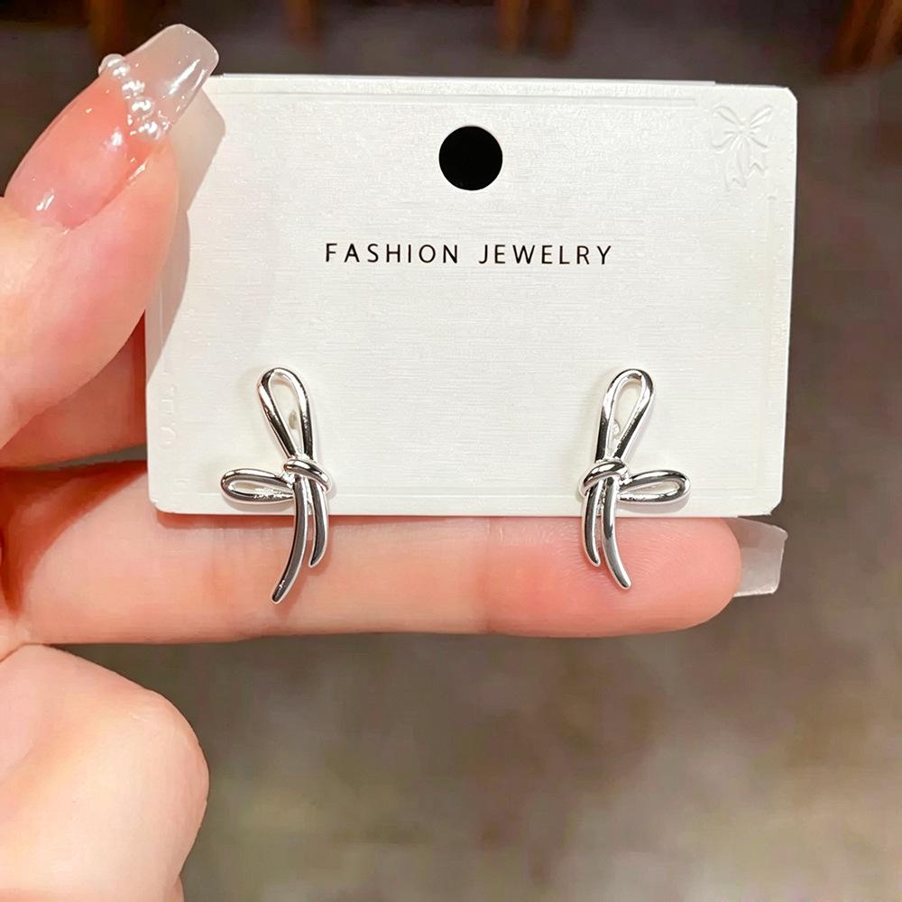 Elegant and Versatile Bow Ear Studs for Women - Stylish Daily Earrings