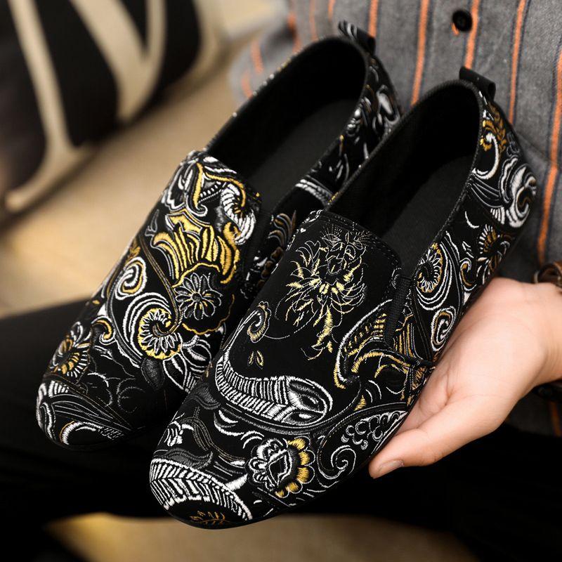 Fashion Male Shoe Low-Top Plus Size Slip-on Moccasin Sneakers Without Leather 2025 Trend Leisure Fashion High Quality Men's Casual Shoes