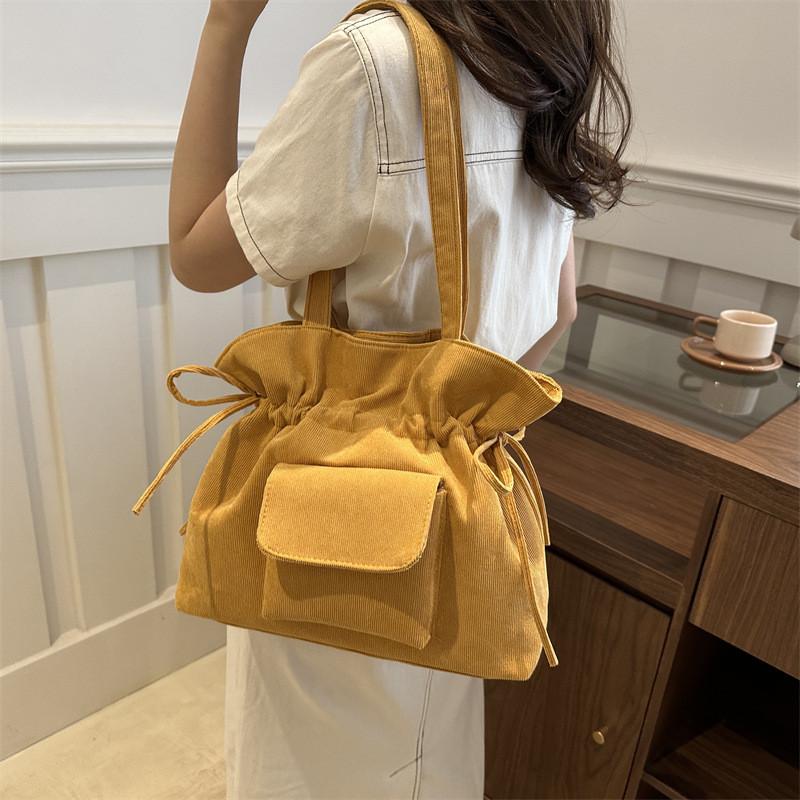 Modern Sleek Urban Large Capacity Stylish Shoulder Bucket Bag For Everyday Use