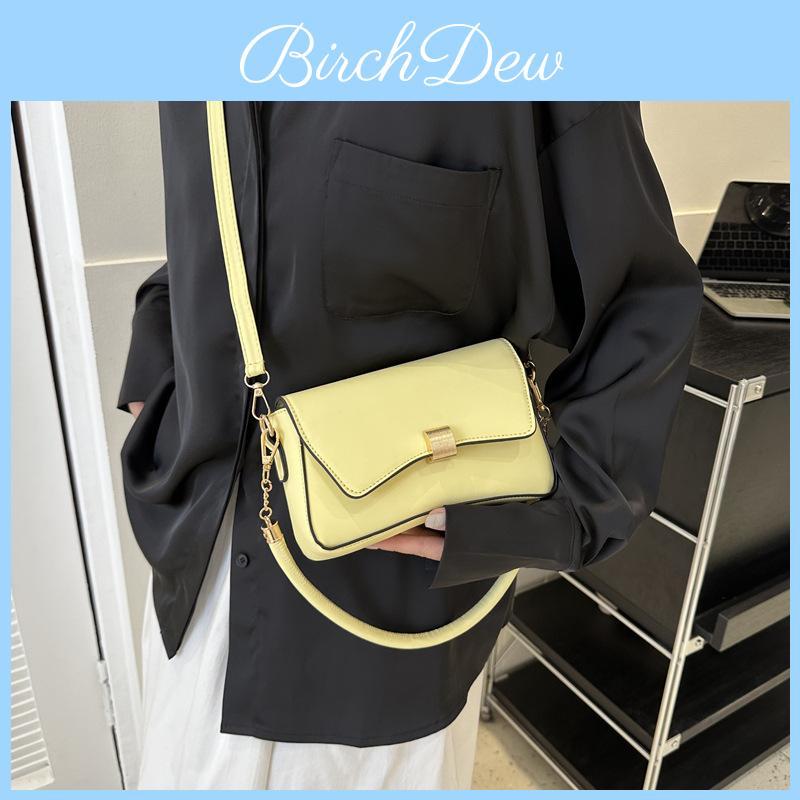 Trendy Street Style Underarm Bag For Women Stylish Medium Sized Crossbody Bag With Magnetic Closure