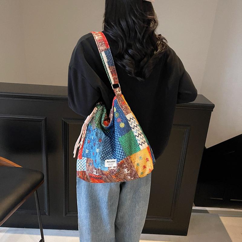 2025 spring new retro casual niche design shoulder bag fashionable foreign style large capacity shopping bag tote bag