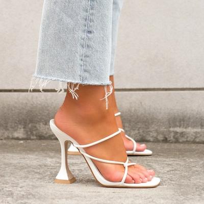 Knapper Stil Sexy Sandalen Damen 2025 Mode Eckiger Kopf Hohe Absätze Pantoletten Weiblich Schwarz Partyschuhe Zapatos De Mujer