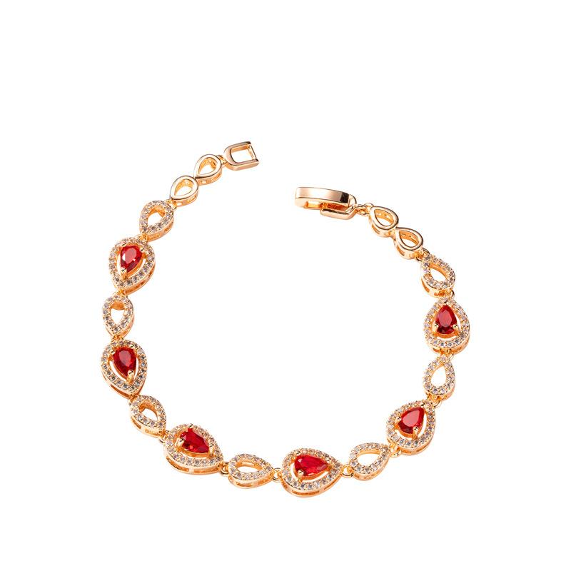 

French Retro Peach Heart Bracelet Women s Light Luxury Fashion Romantic Red Heart Zircon Jewelry for Foreign Trade