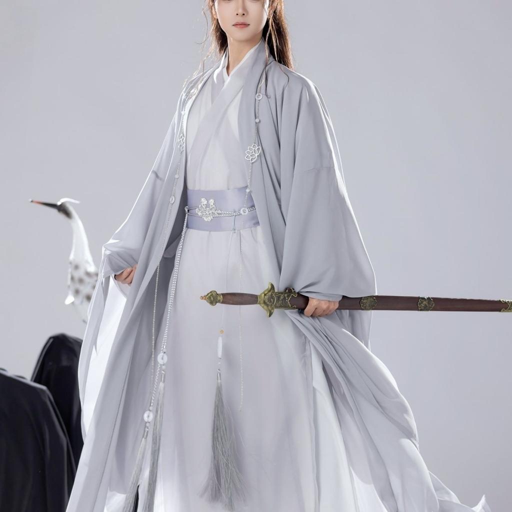 Hanfu-Paaranzug im Stil der chinesischen Wei- und Jin-Dynastie mit Kreuzkragen