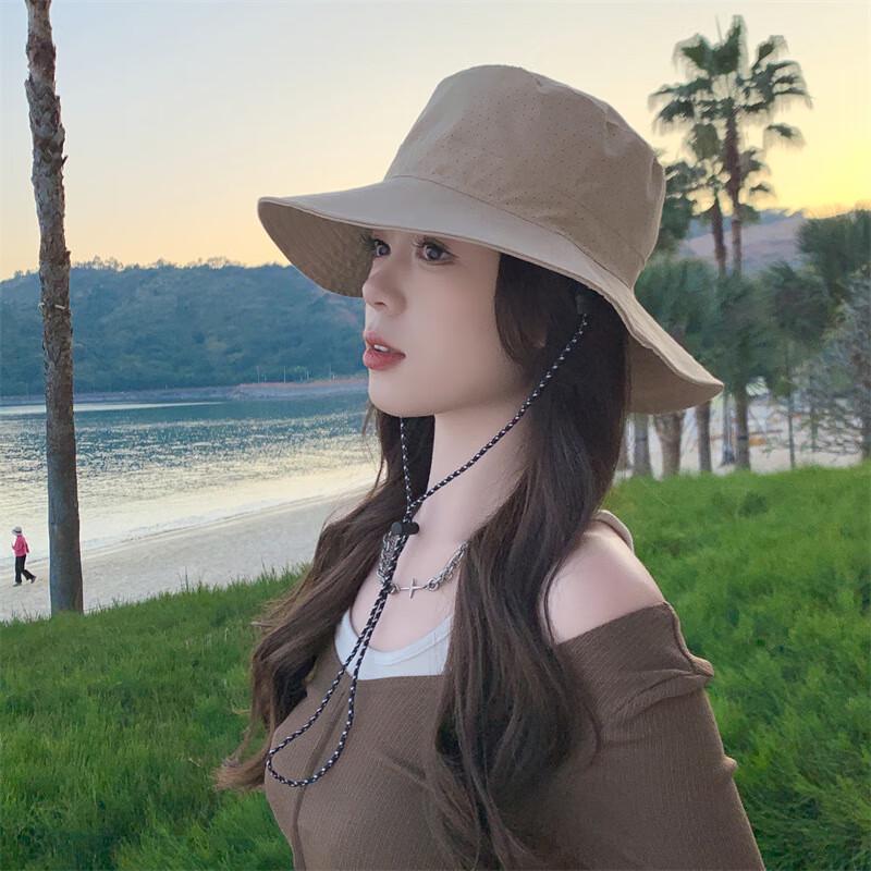 Женская клетчатая панама