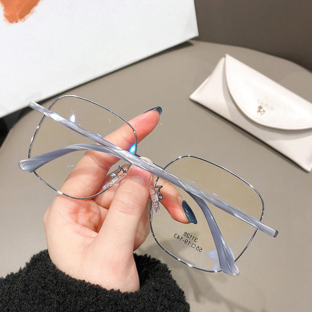 Fashion Large Frame Anti Blue Light Glasses Metal Frame Glasses Lightweight Comfortable Transparent Glasses For Women Men