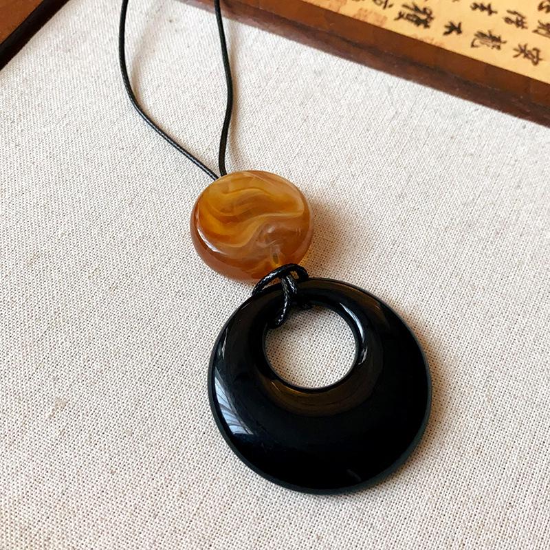 Elegant Geometric Resin Ring Necklace: Chic Long Chain for Women