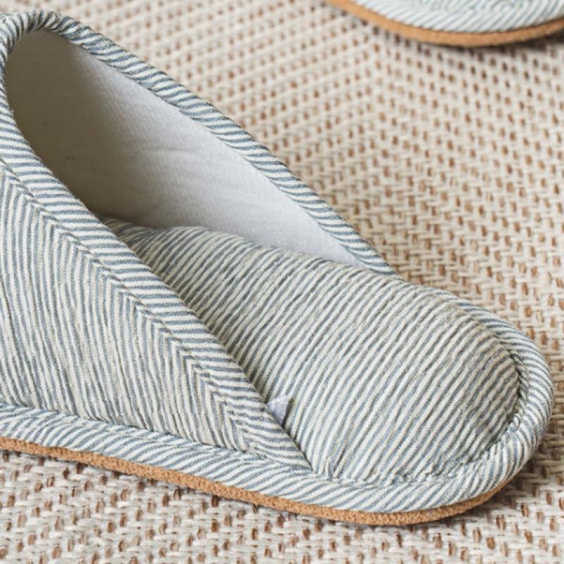 Daiso Fluffy Clogged Living Room Shoes 230 250 Mm Blue