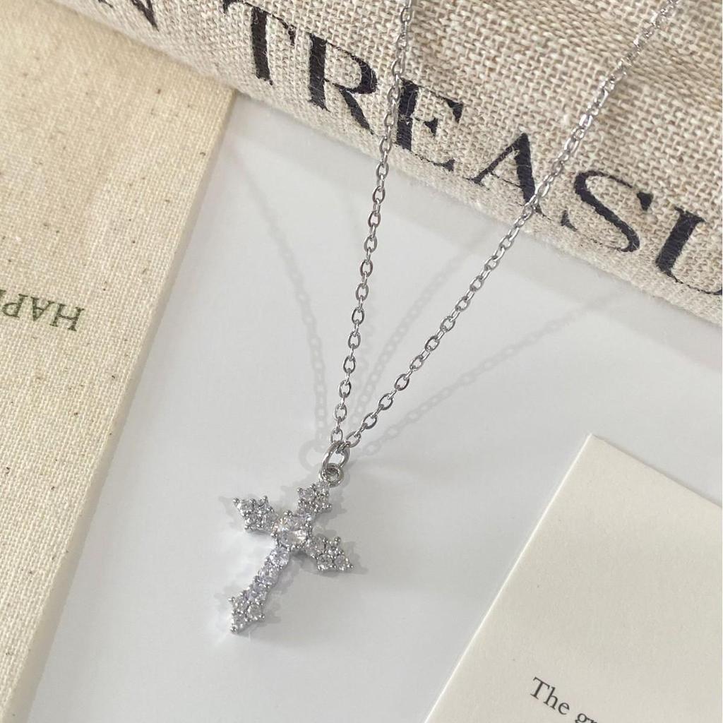 Exquisite French Silver Cubic Zirconia Cross Pendant Necklace for Women - Elegant, Personalized Design Clavicle Chain