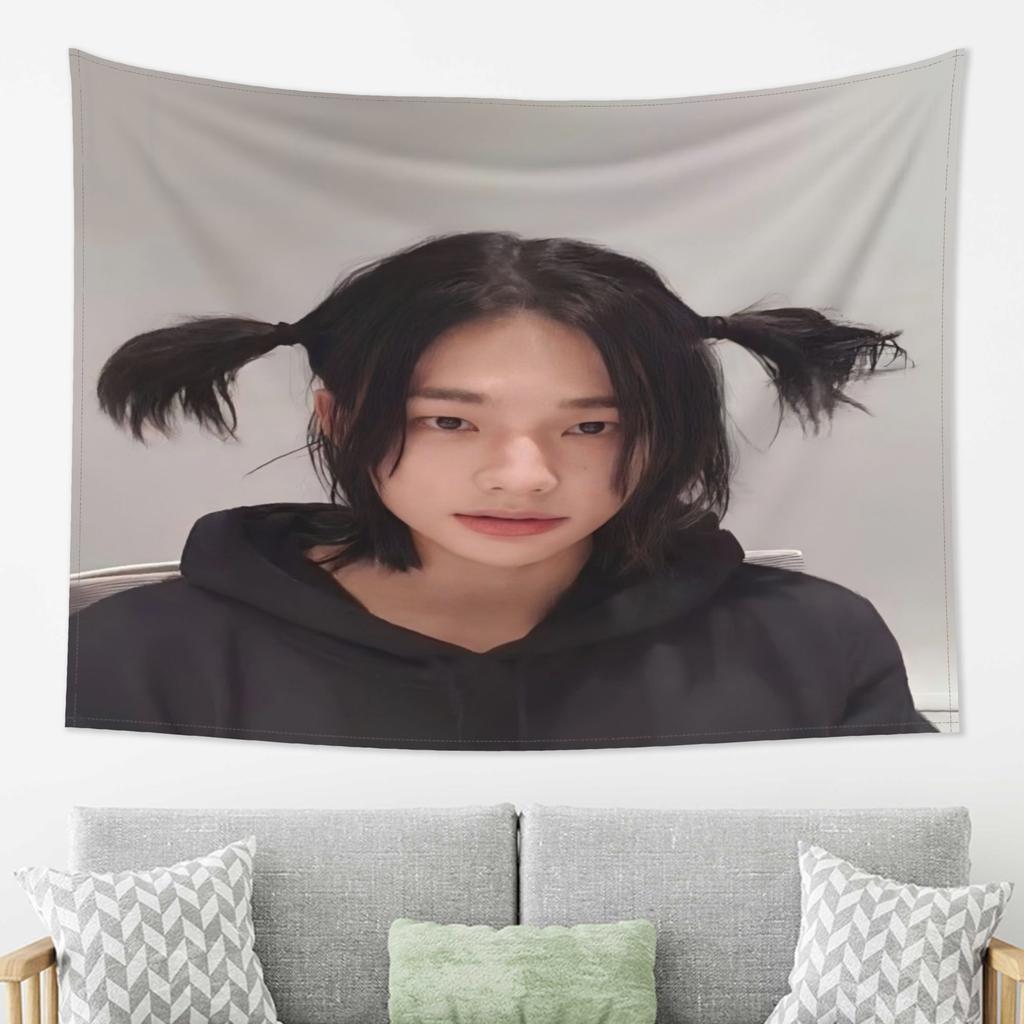 Hwang Hyunjin Wandteppich Verschiedene Feiertage und Geburtstagsgeschenke Perfektes Wandteppich-Geschenk für Wohnzimmer, Schlafzimmer, Büro und Heimdekoration