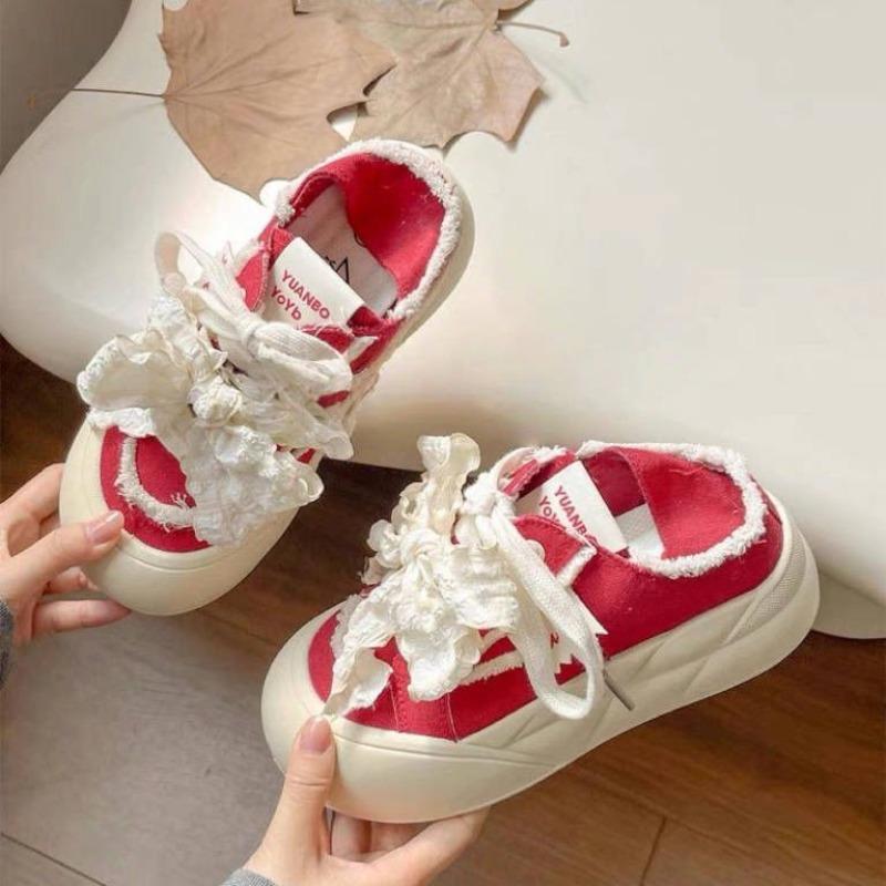 You Can Step On Your Feet and Wear Two Little White Shoes In Summer. Women's New Thick Baseplate Shoes Are Niche and Versatile Bread Shoes.