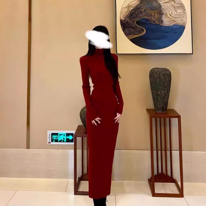 Hepburn little red dress high-end light luxury niche with coat inside high-end red knitted dress women's autumn and winter