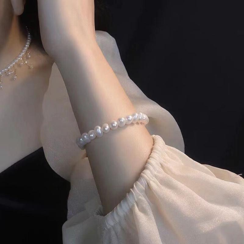 Freshwater Pearl Bracelet for Women Elegant Simple Hand Jewelry Unique Statement Gifts for Anniversary Wedding Party