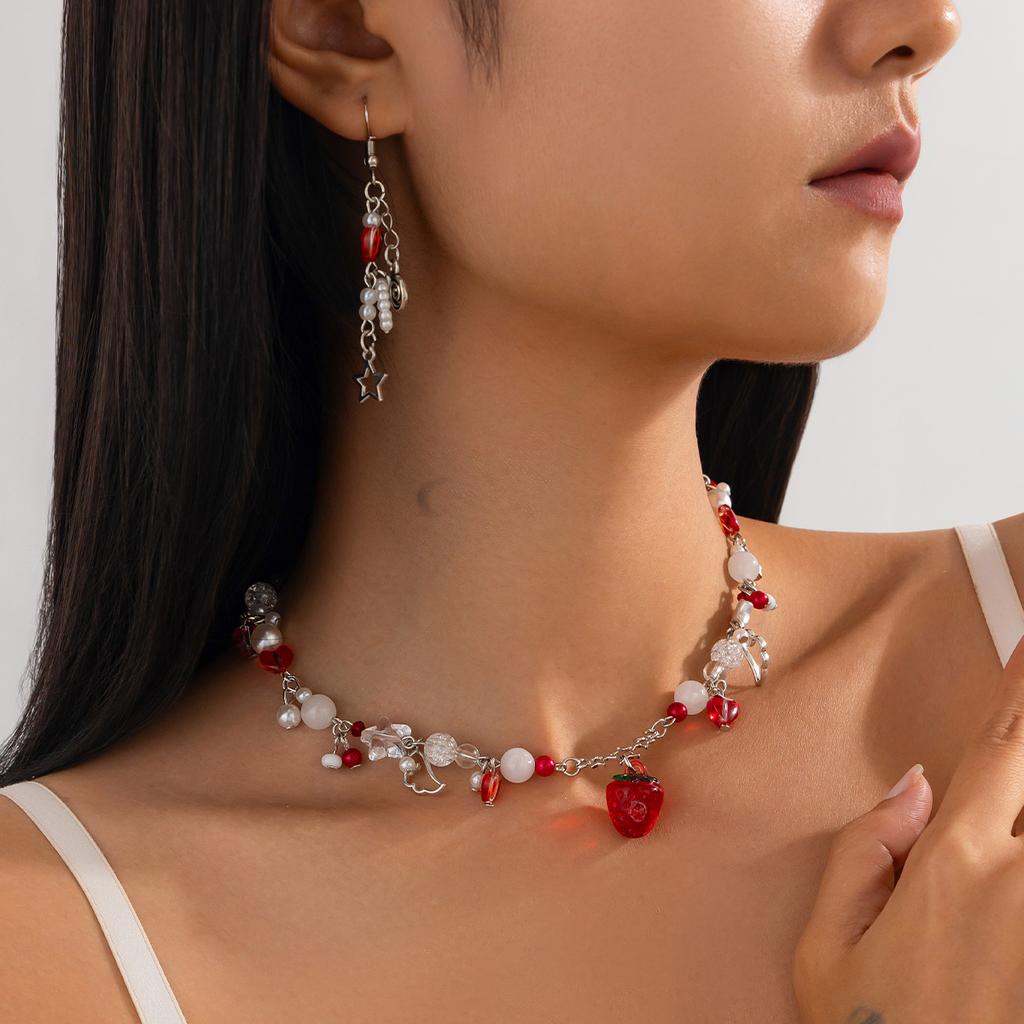 Pastoralny naszyjnik z zawieszką w kształcie truskawki z imitacji pereł, prosty zestaw naszyjników z frędzlami w kształcie serca