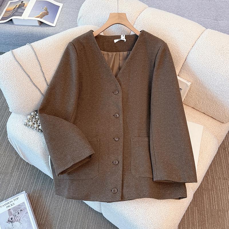 A New V-neck Woolen Coat with A Stylish and Elegant Design for Plus-size Women's Autumn and Winter