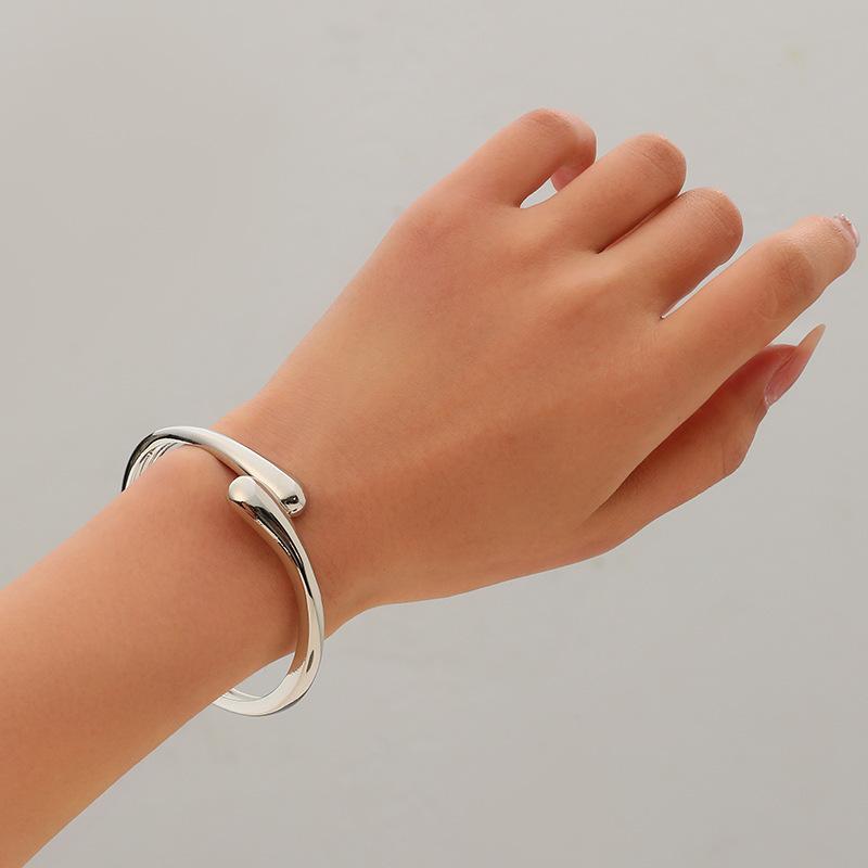 Bracelet INS Minimalist Irregular Wave Jewelry Metal Glossy Bracelet Ladies Jewelry