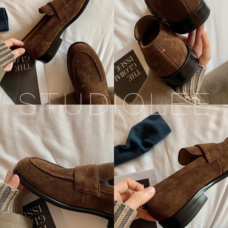 Pantofi mici din piele retro cu toc gros din piele de oaie pentru femei cu piele leneșă pe un picior cu talpă groasă