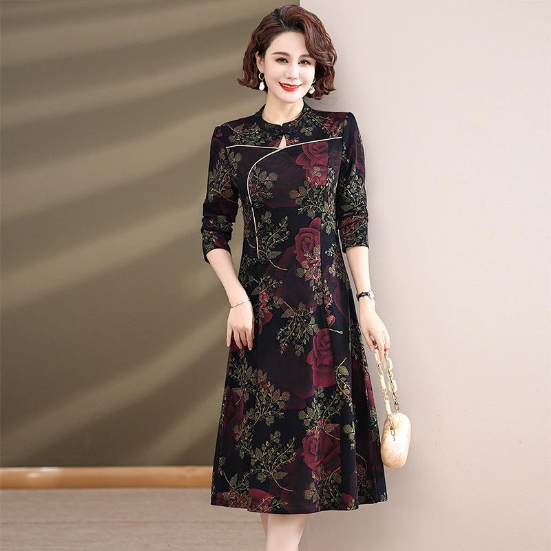 Cheongsam-Kleid für Damen mittleren Alters, Herbst 2025: Eleganter langer Stil