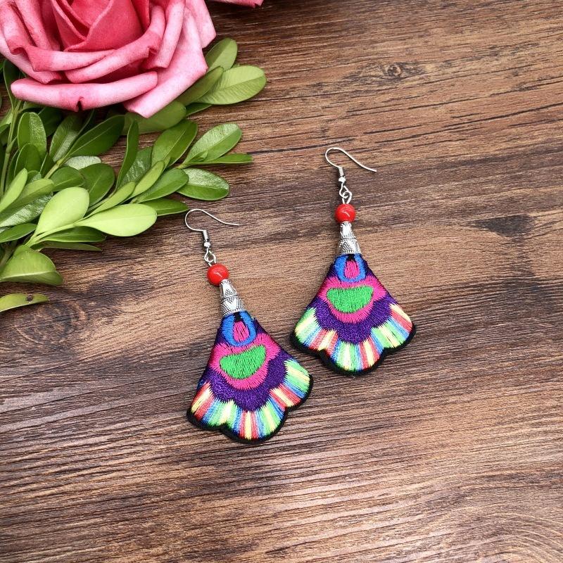 Hand-embroidered retro fabric earrings, flower fringed versatile femininity, stage performance, earrings, earrings.