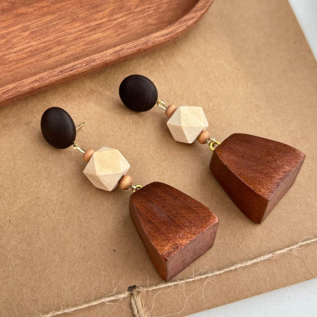 Classic Wooden Geometric Earrings: European & American Niche Design with Tiger Eye Heart & Triangle Shapes