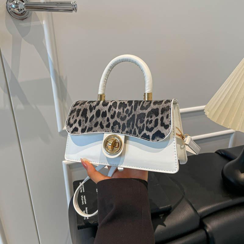 

Autumn and winter new small bag women s fashion portable small square bag retro texture versatile commuter messenger bag білий