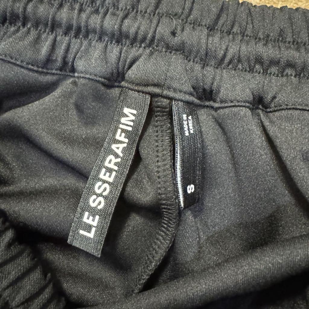[GEBRAUCHT] LE SSERAFIM TRACKPANTS Schwarz Größe S