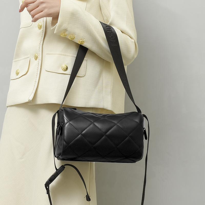 Ladies fashion feminine crossbody bag high capacity simple shoulder bag soft leather high quality messenger bag